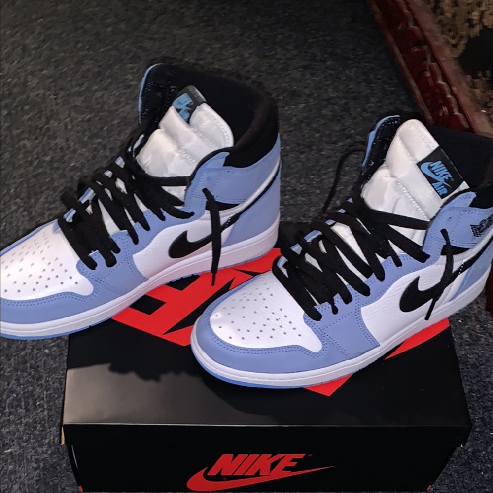 Shoes - Picture 1 of 3